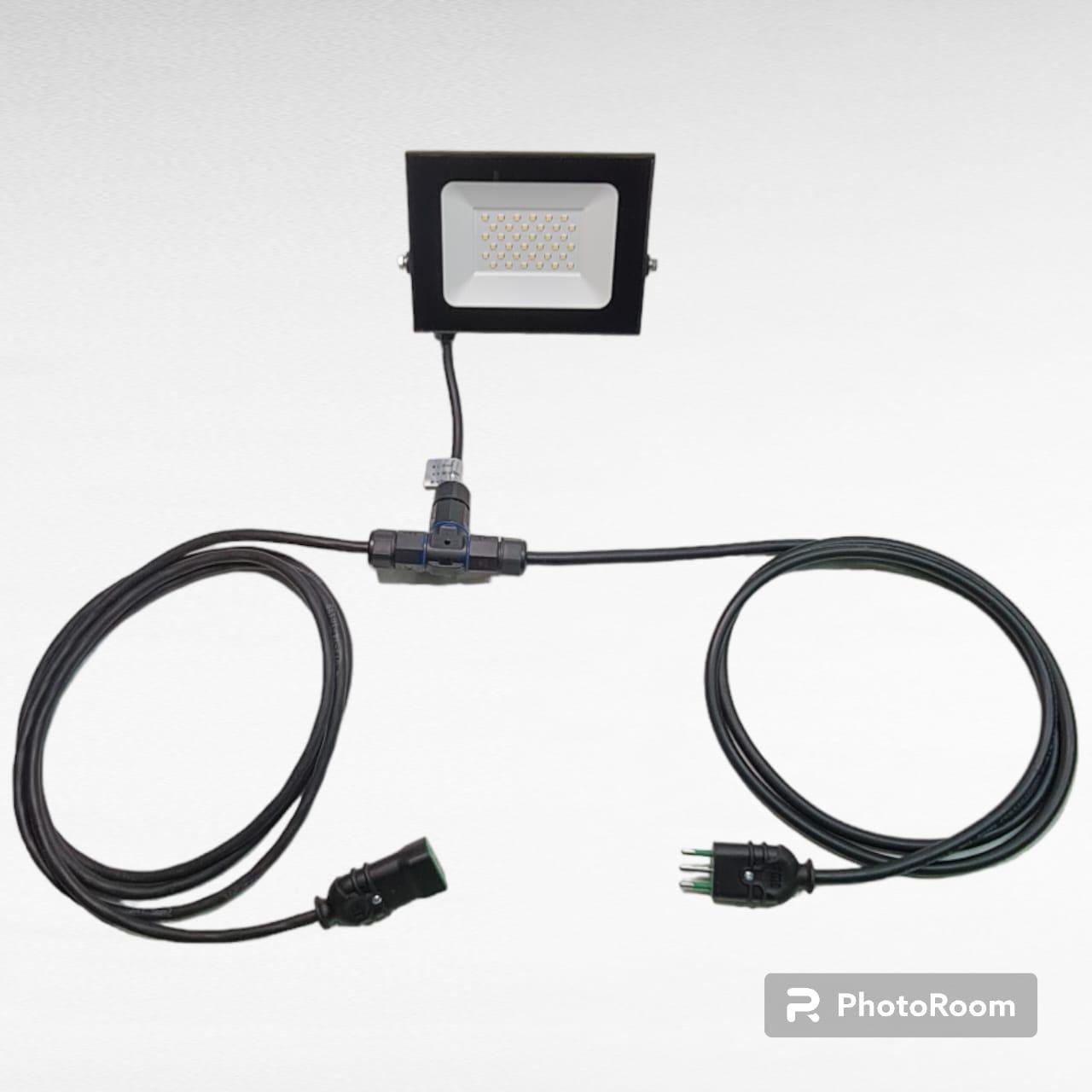 Foco proyector 30W con conector