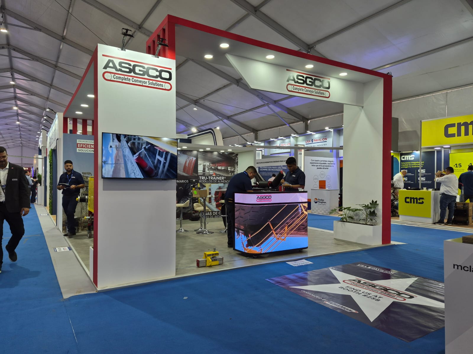 Montaje eléctrico de stands en Exponor, Antofagasta
