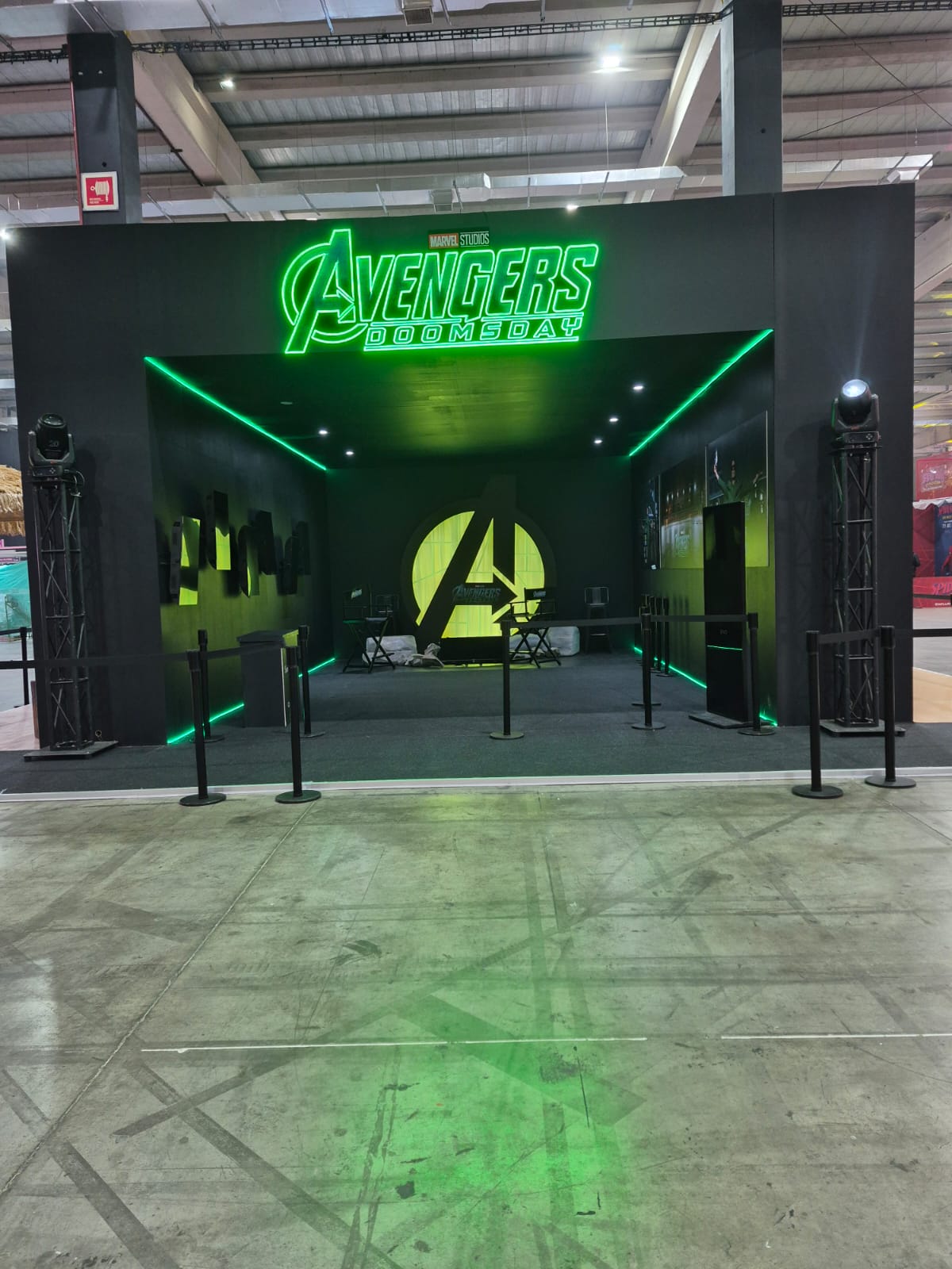 Instalaciones eléctricas de stands temáticos en Comic Con