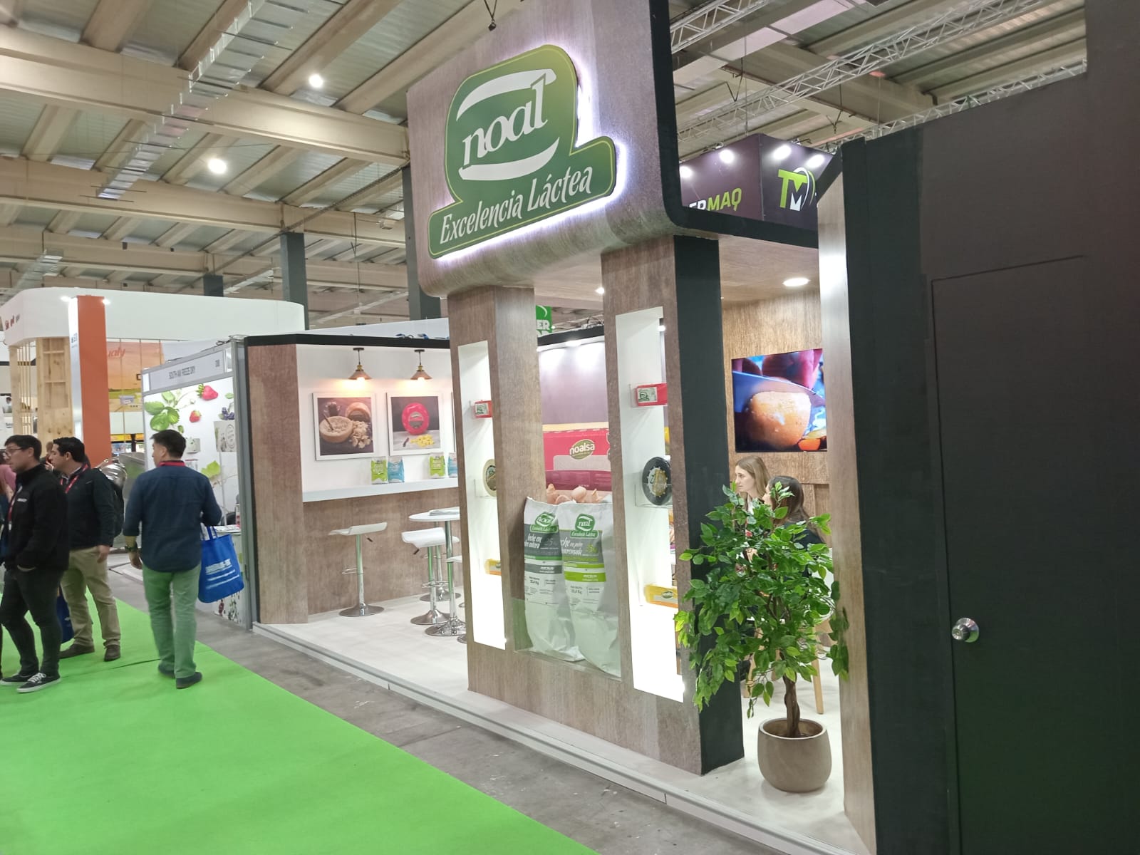 Stand Noal